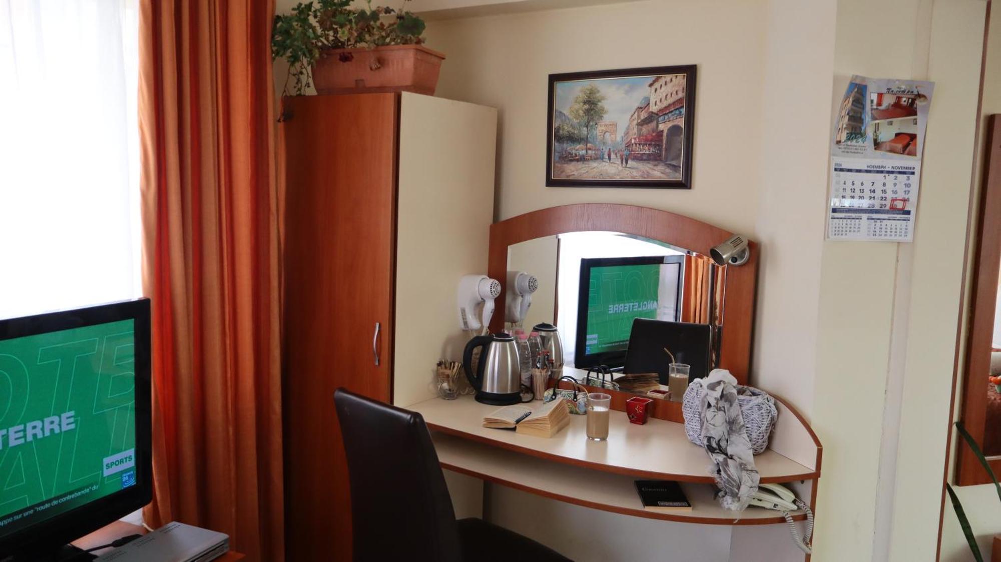 Hotel Palitra ヴァルナ エクステリア 写真