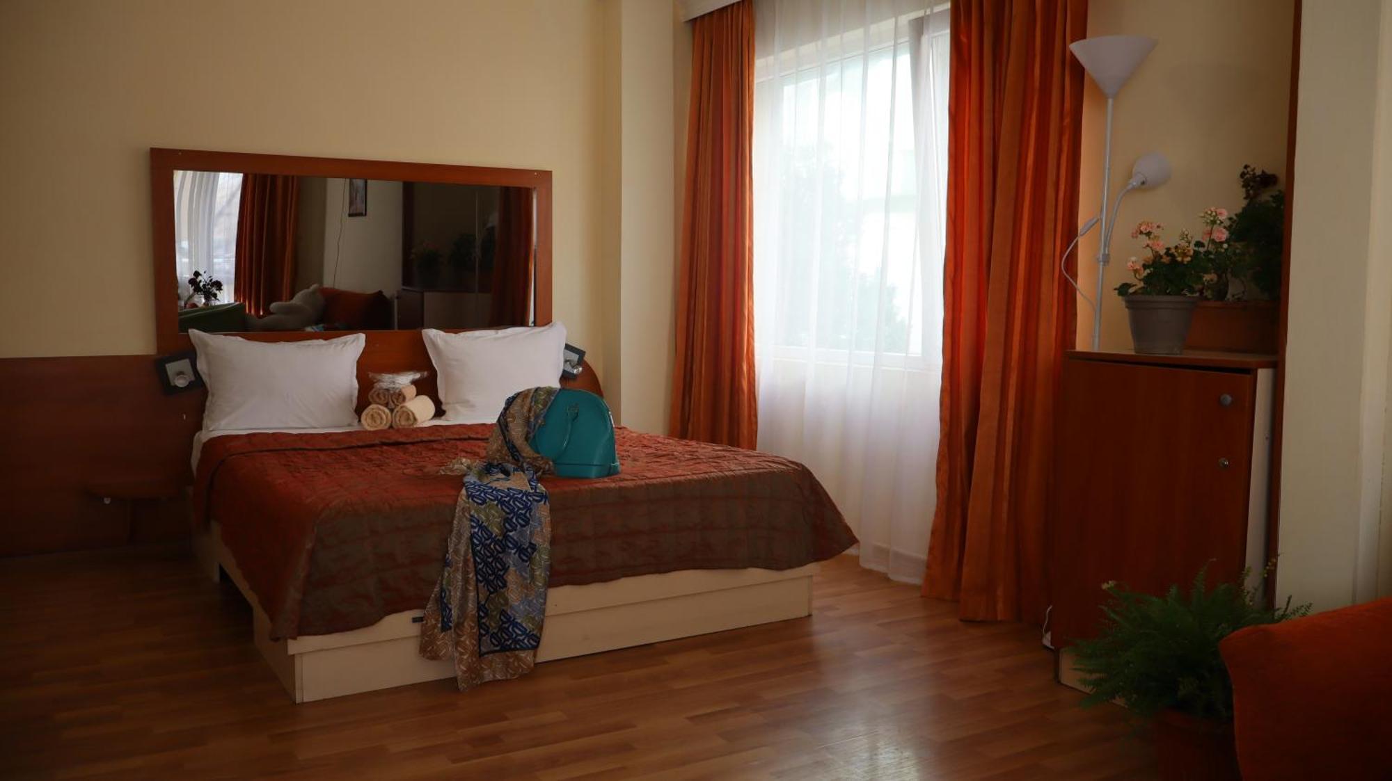 Hotel Palitra ヴァルナ エクステリア 写真